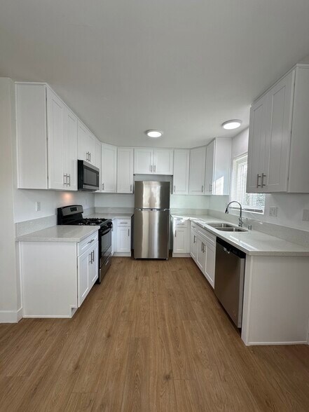 More Photos Of 2226 Voorhees Ave, Redondo Beach Apartments For Sale
