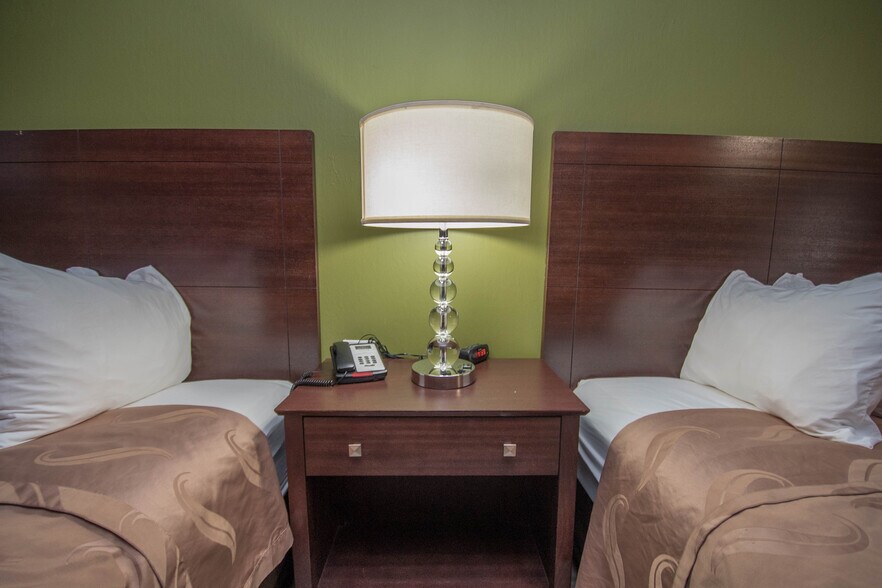 More Photos Of 750 Cobb Place Blvd NW, Kennesaw Hotel For Sale
