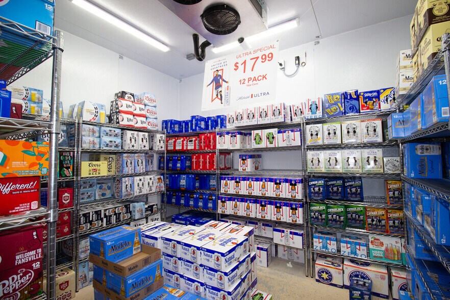 More Photos Of 47506 US-290 BUS, Hempstead Convenience Store For Sale