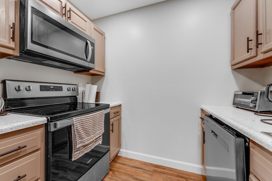 More Photos Of 940 Stewart St, Morgantown Apartments For Sale