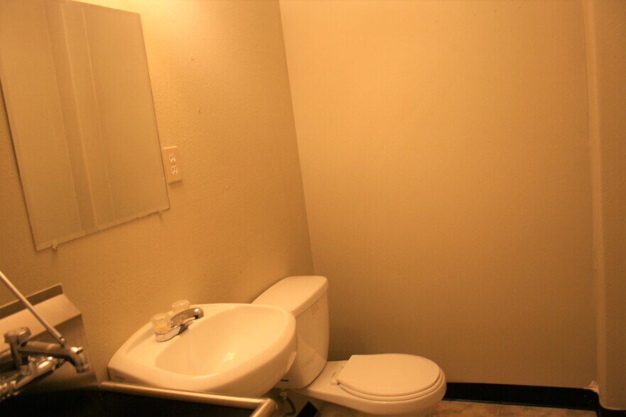 More Photos Of 12970 Branford St, Arleta Warehouse For Sale