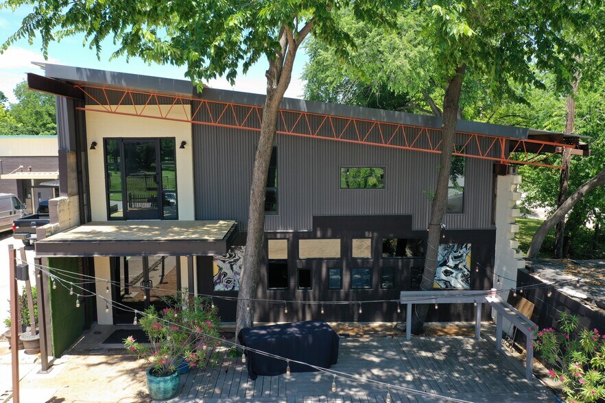 More Photos Of 502 Grand Ave, Fort Worth Flex For Sale