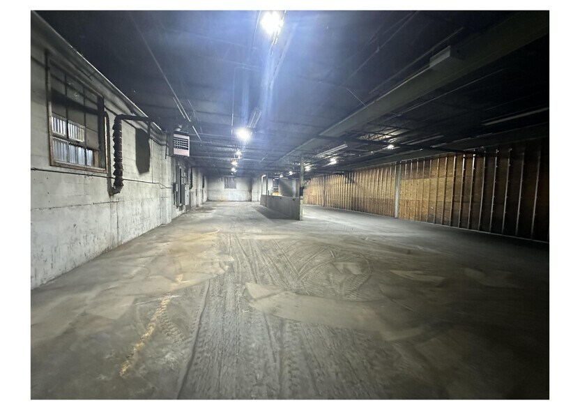 More Photos Of 50 N Harrison St, York Warehouse For Sale