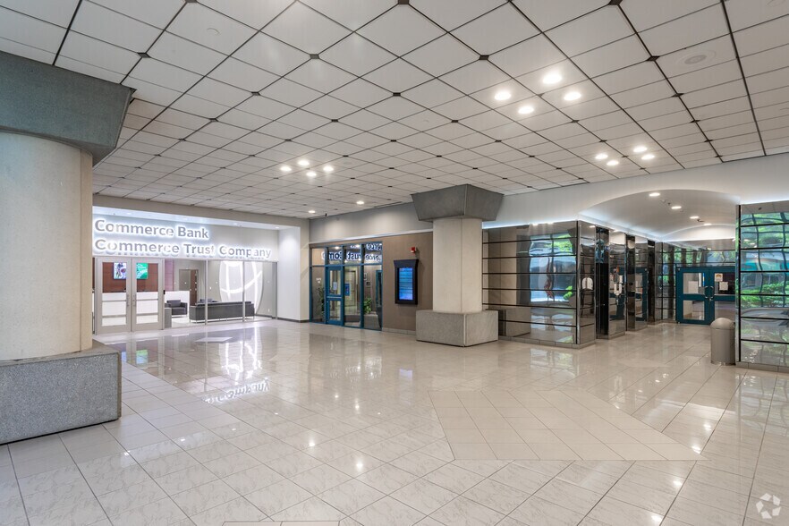 More Photos Of 401 Main St, Peoria Office For Sale