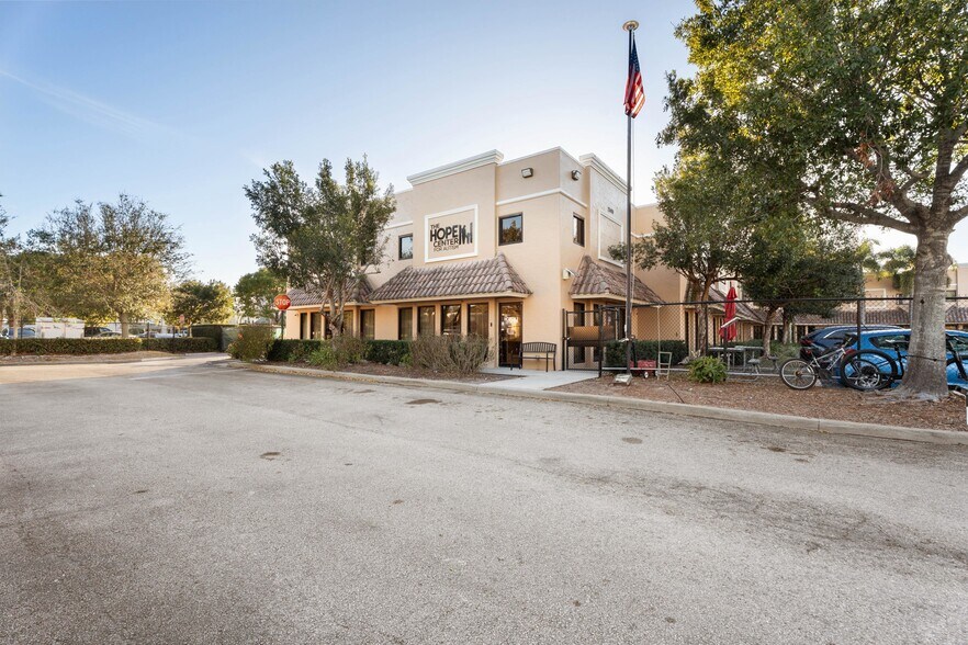 More Photos Of 2580-2590 SE Willoughby Blvd, Stuart Warehouse For Sale