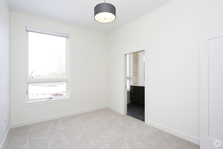 More Photos Of 1059 Wealthy St SE, Grand Rapids Apartments For Lease