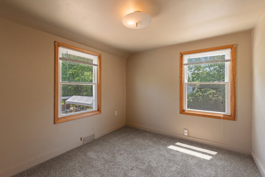 More Photos Of 3172 N Riverside Dr, Saukville General Retail For Sale