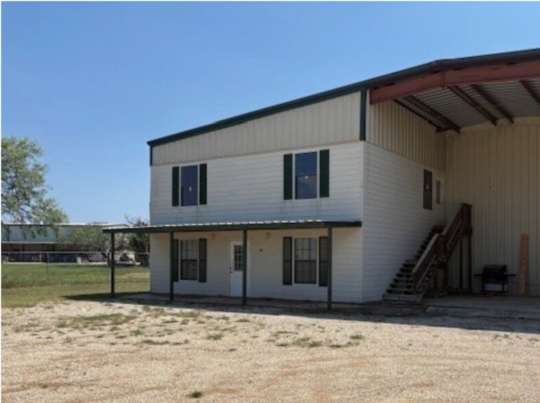 More Photos Of 2812 Cobbler Ln, Kerrville Distribution For Sale