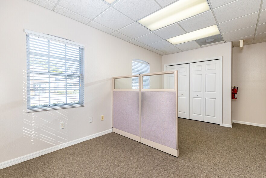 More Photos Of 10820 Sheldon Rd, Tampa Office For Sale