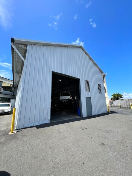 More Photos Of 501 Sumner St, Honolulu Warehouse For Sale