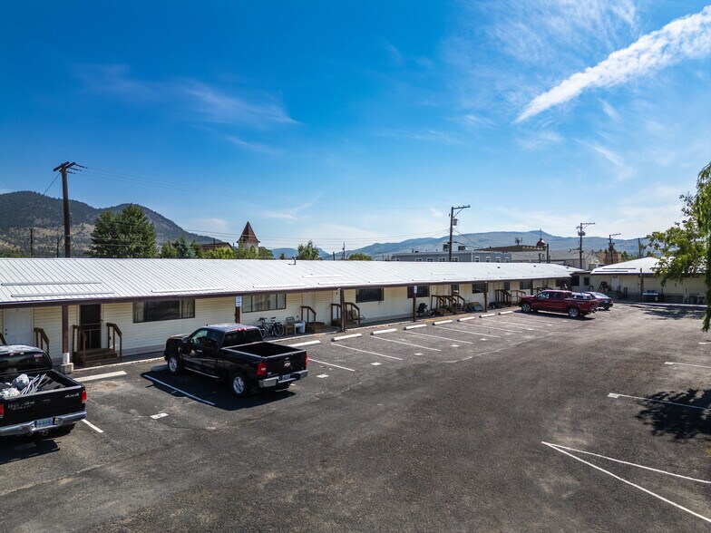 More Photos Of 1801 Chapman St, Merritt Apartments For Sale