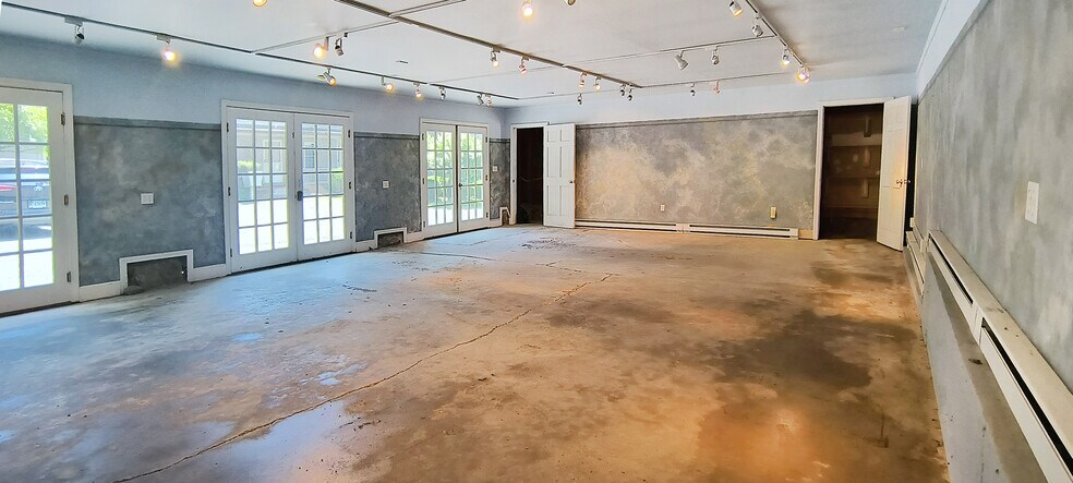 More Photos Of 259 Main St S, Woodbury Apartments For Lease