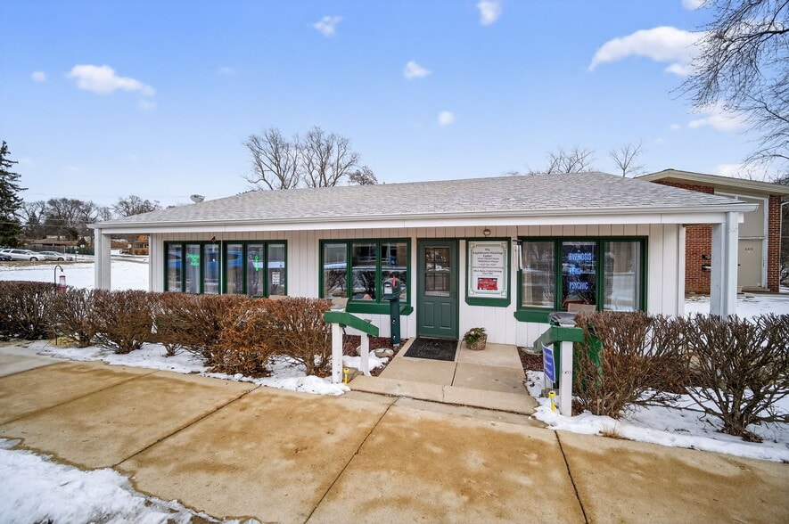 More Photos Of Church St, Winfield General Retail For Sale