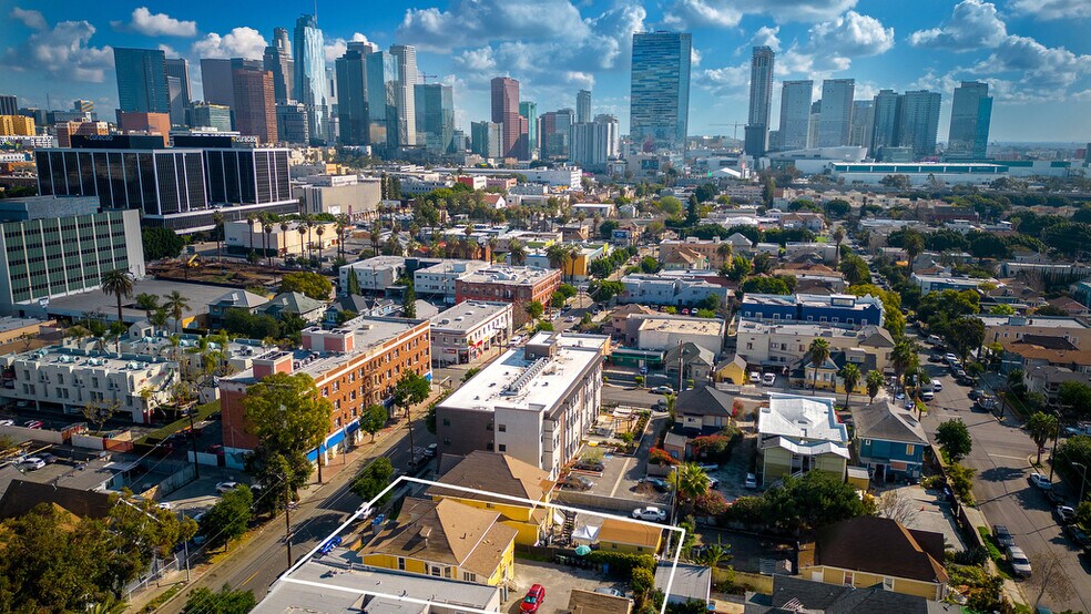 More Photos Of 1820 W 11th St, Los Angeles Apartments For Sale