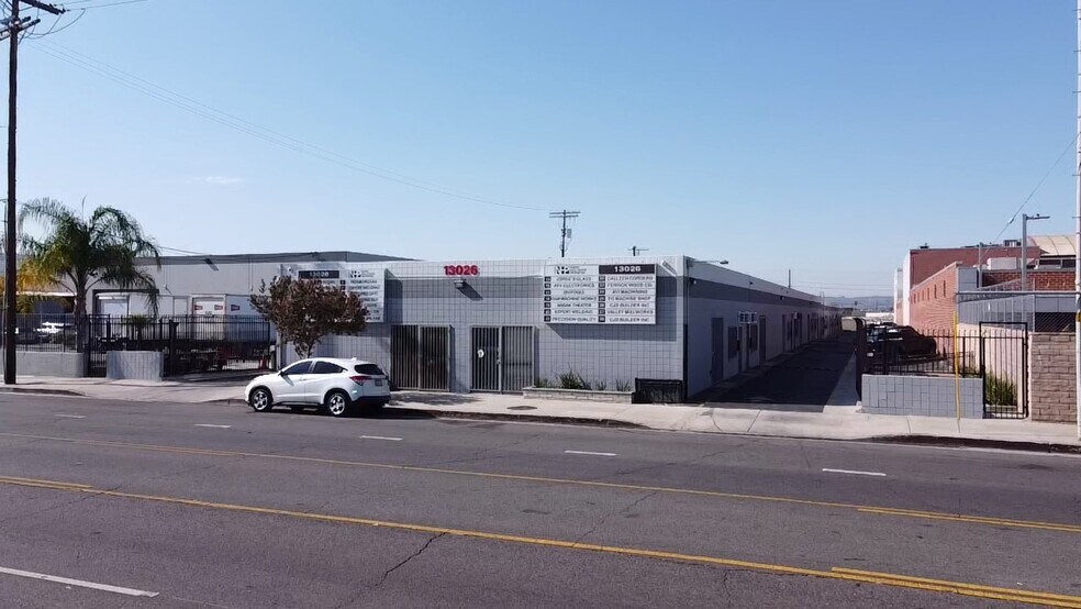 Primary Photo Of 13026 Saticoy St, North Hollywood Warehouse For Lease