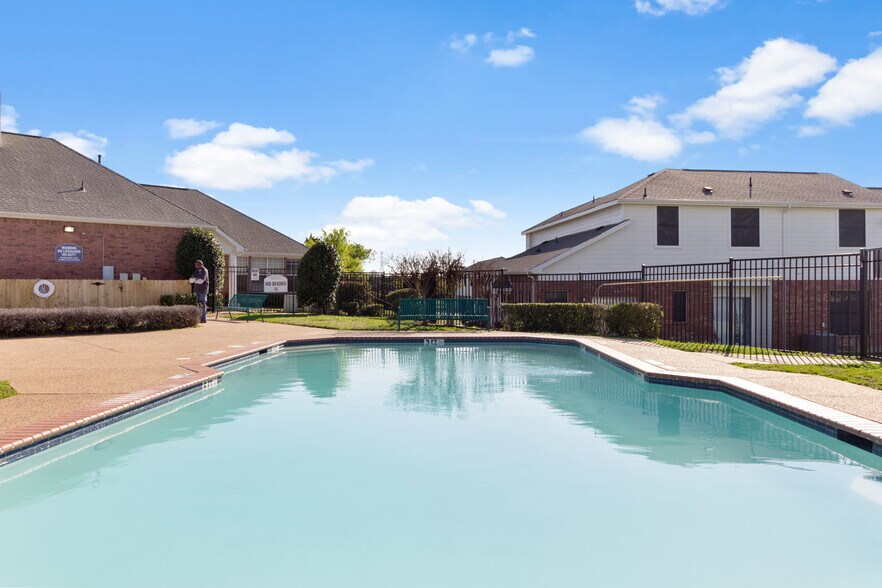 3245 Simpson Stuart Rd, Dallas, TX 75241 Apartments For Sale