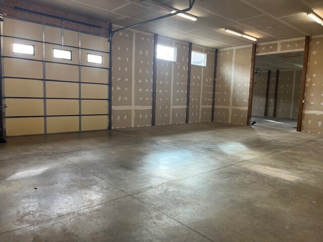 More Photos Of 310 Custer Dr, Battle Creek Medical For Lease