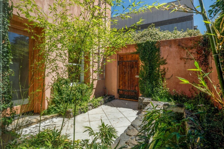 More Photos Of 132-134 Matheson St, Healdsburg Storefront For Sale