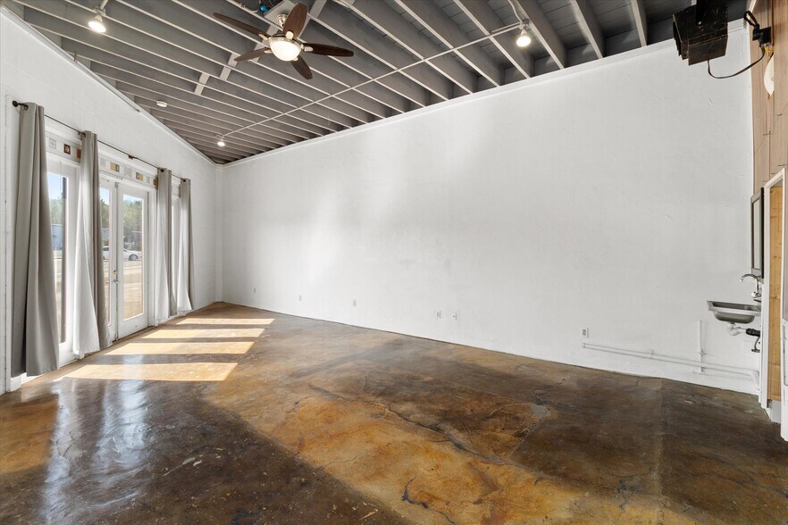 More Photos Of 102 Everson Rd, Everson Storefront For Sale