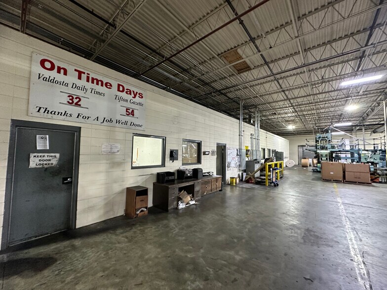 More Photos Of 311 W Central, Valdosta Manufacturing For Sale