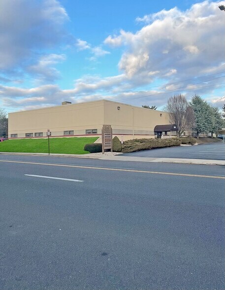 More Photos Of 940 N New St, Bethlehem Medical For Sale