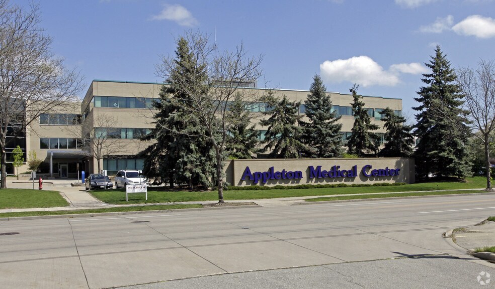 More Photos Of 1818 N Meade St, Appleton Medical For Lease
