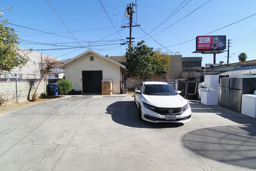 More Photos Of 1108 N Kenmore Ave, Los Angeles Storefront Retail Residential For Sale