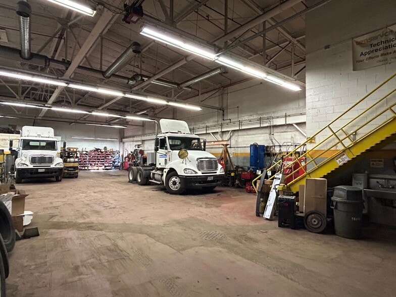 More Photos Of 4840 S Saint Louis Ave, Chicago Warehouse For Lease