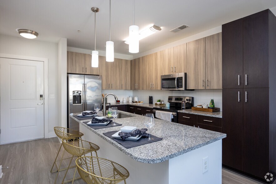More Photos Of 6050 Roswell Rd NE, Sandy Springs Apartments For Lease