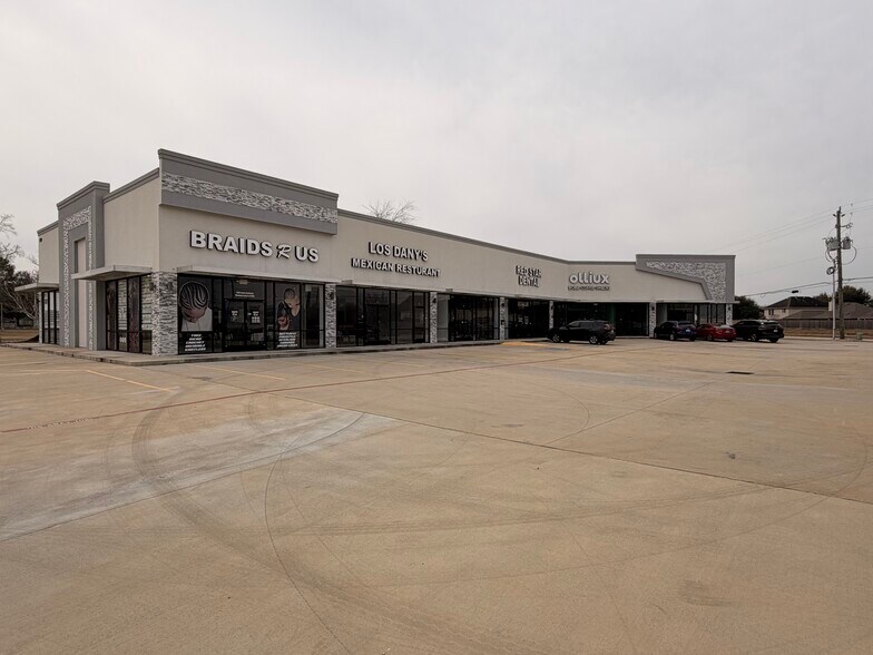 More Photos Of 1380 Texas Pky, Stafford Storefront For Lease