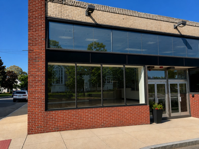 More Photos Of 85 Center St, Middleborough Storefront For Lease