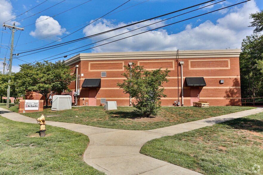 More Photos Of 6316 Old Sugar Creek Rd, Charlotte Freestanding For Lease