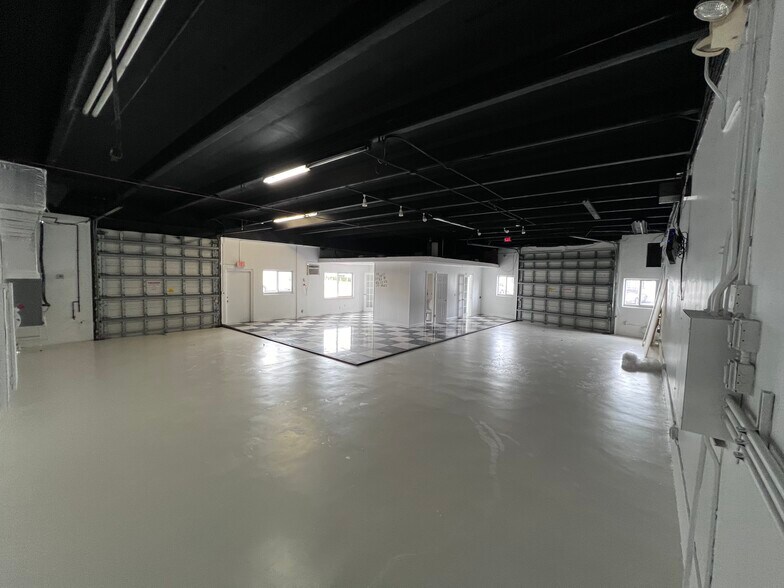 More Photos Of 2800 NE 4th Ave, Pompano Beach Warehouse For Lease