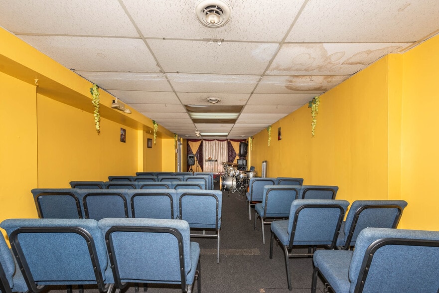 More Photos Of 4805-4811 Belair Rd, Baltimore Freestanding For Sale