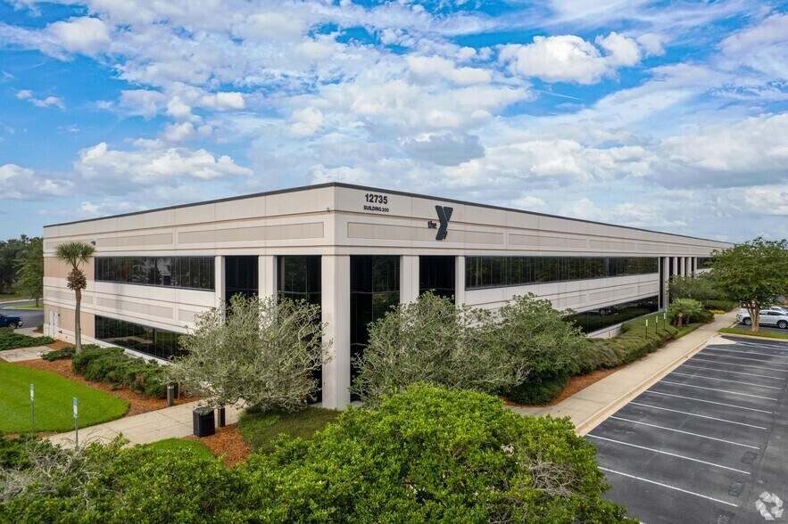 More Photos Of 12735 Gran Bay Pky W, Jacksonville Unknown For Lease