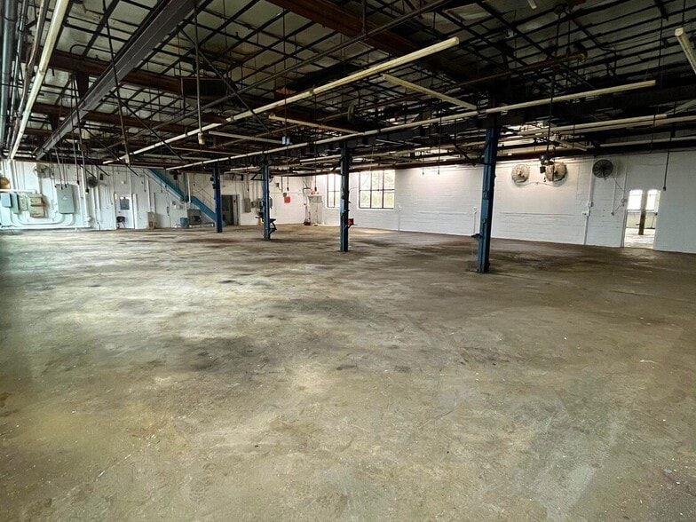 More Photos Of 1425 University Ave, Rochester Manufacturing For Sale