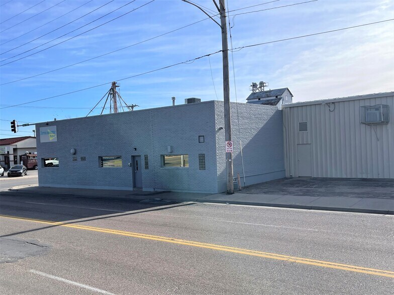 More Photos Of 201 W Trail St, Dodge City Warehouse For Sale