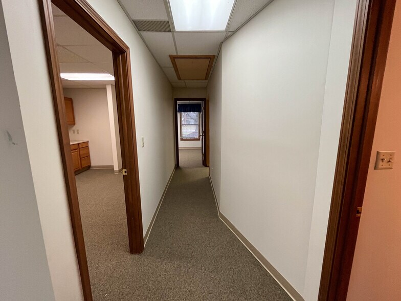More Photos Of 33399 Walker Rd, Avon Lake Office For Lease
