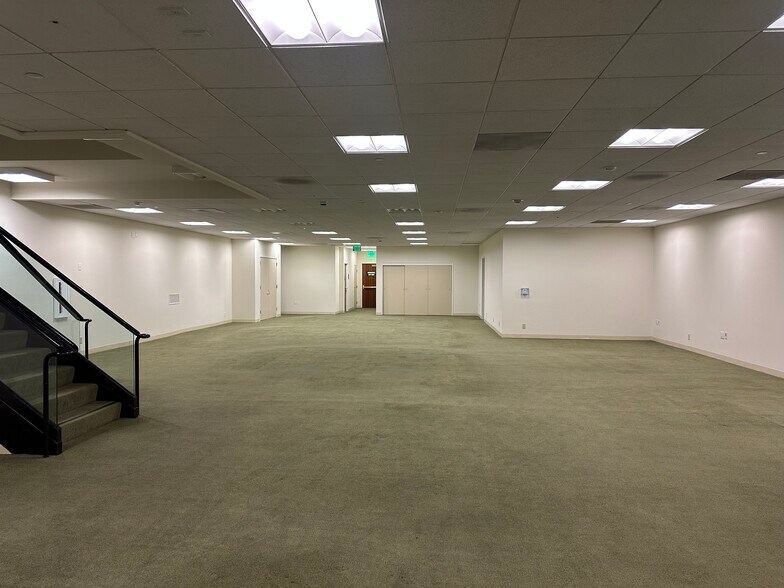 More Photos Of 888 S Figueroa St, Los Angeles Office For Lease