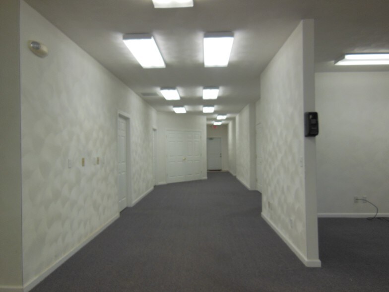 More Photos Of 144 Lincoln Place Ct, Belleville Medical For Sale