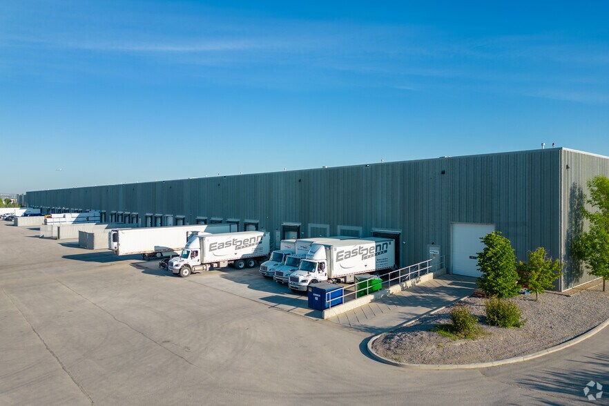 More Photos Of 10720 25th St NE, Calgary Warehouse For Lease