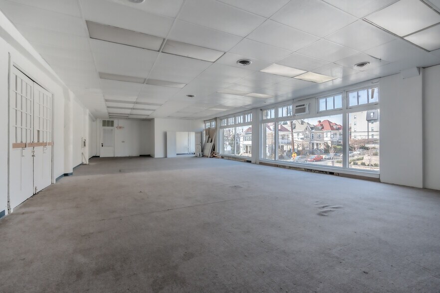 More Photos Of 1518 W Walnut St, Allentown Light Distribution For Lease