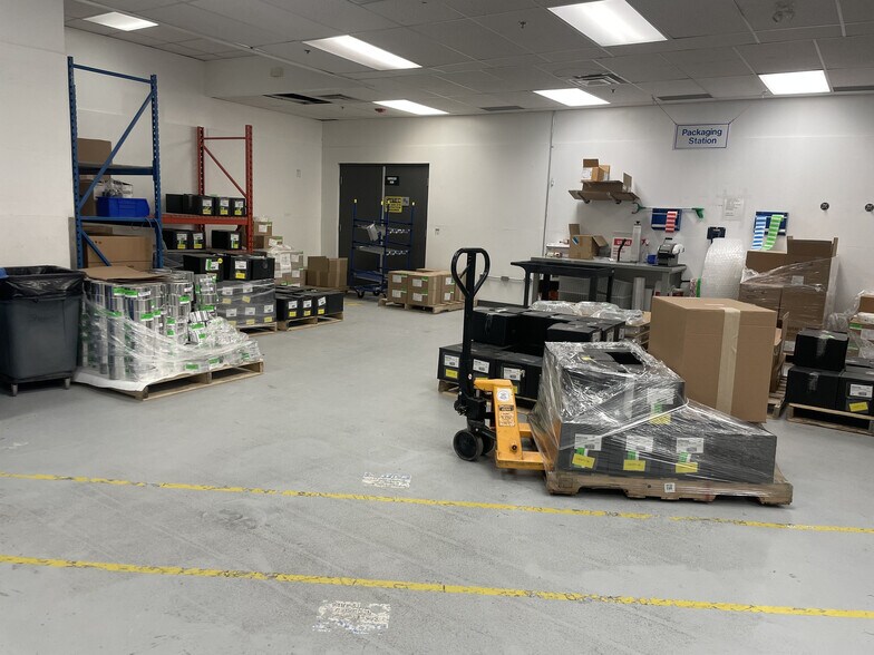 More Photos Of 2060 Walkley Rd, Ottawa Warehouse For Lease