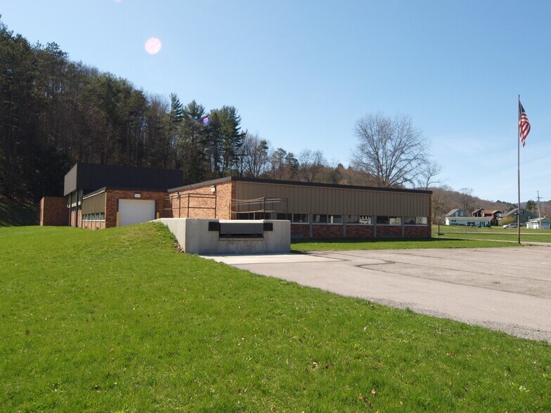 Primary Photo Of 201 Hoovertown Rd, Penfield Flex For Sale
