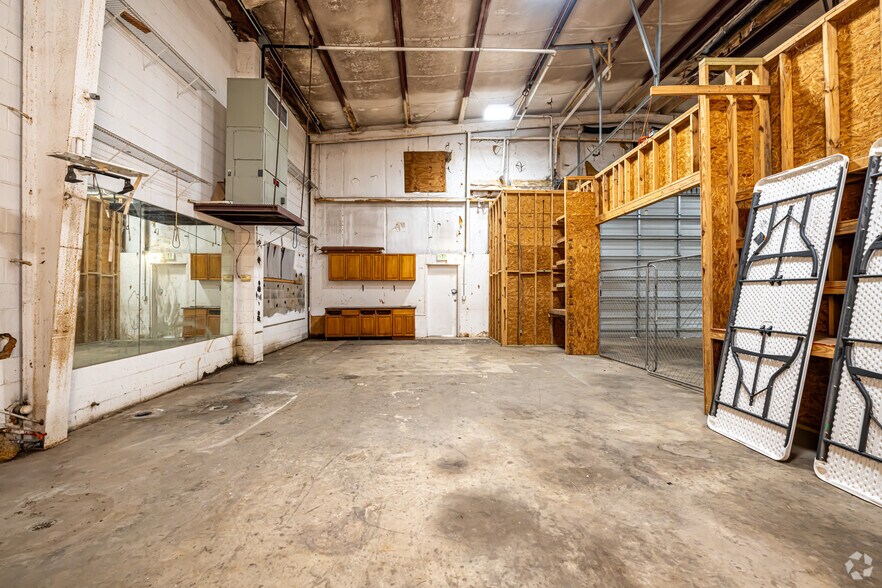 More Photos Of 1018 Central Ave, Metairie Coworking Space