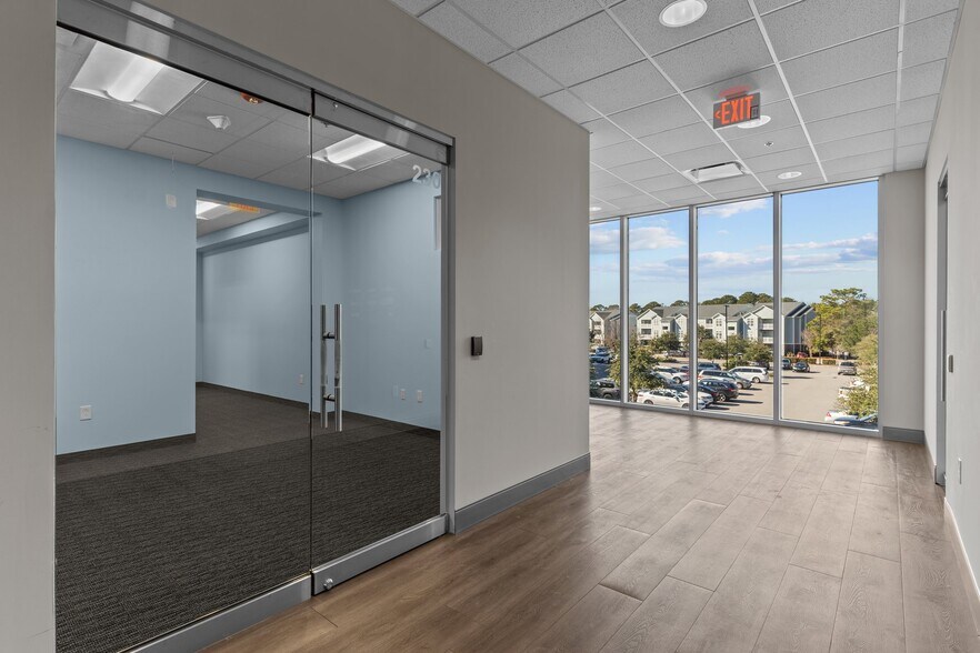 More Photos Of 6740 Rock Spring Rd, Wilmington Office For Lease