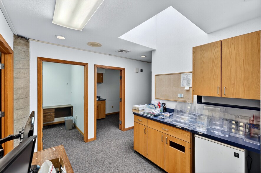 More Photos Of 950 W Ironwood Dr, Coeur d'Alene Medical For Sale