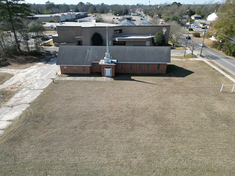 More Photos Of 702 E Church St, Atmore Specialty For Sale