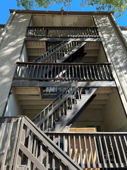 More Photos Of 108 N Mersington Ave, Kansas City Apartments For Sale