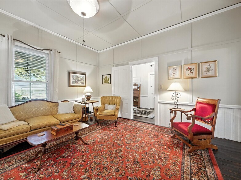 More Photos Of 221 N Main St, Clover Hospitality For Sale